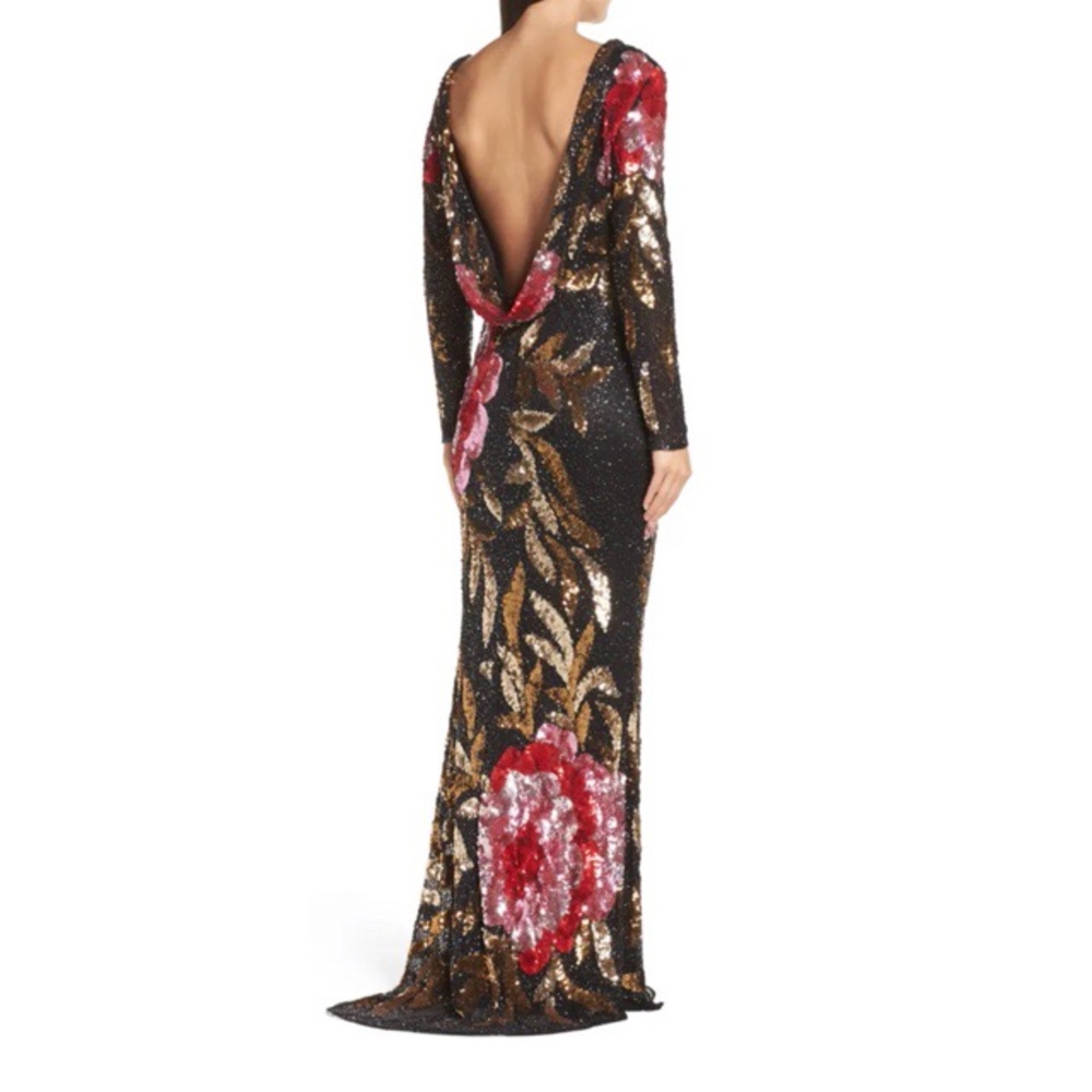Mac Duggal
Floral Sequin Long-Sleeve Column Gown